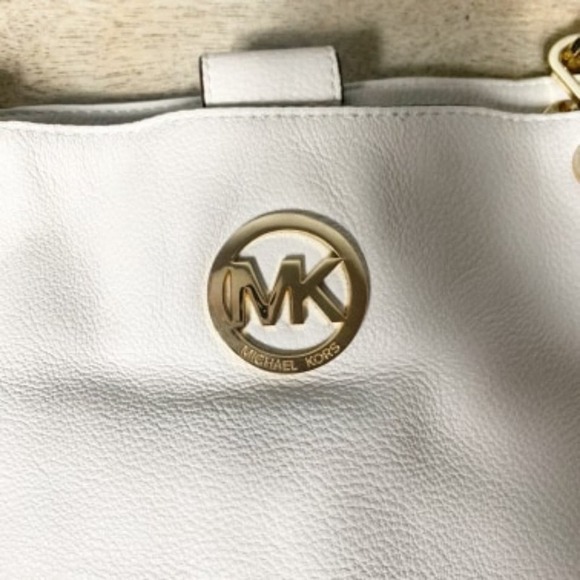 Michael Kors Fulton Leather Vanilla Chain Tote - Picture 3 of 8